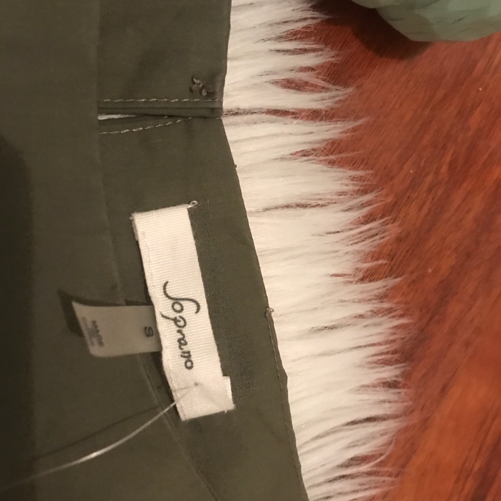 Olive top - Picture 2 of 3
